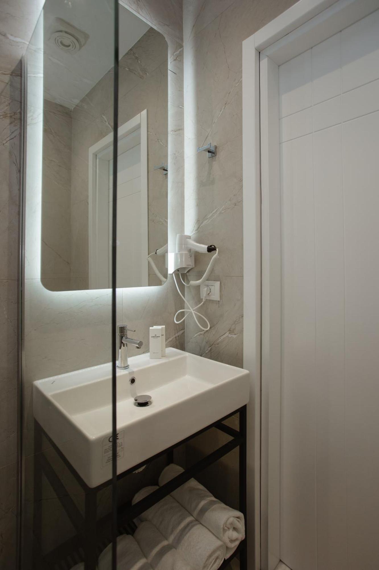 Downtown Hotel Shkodër 외부 사진