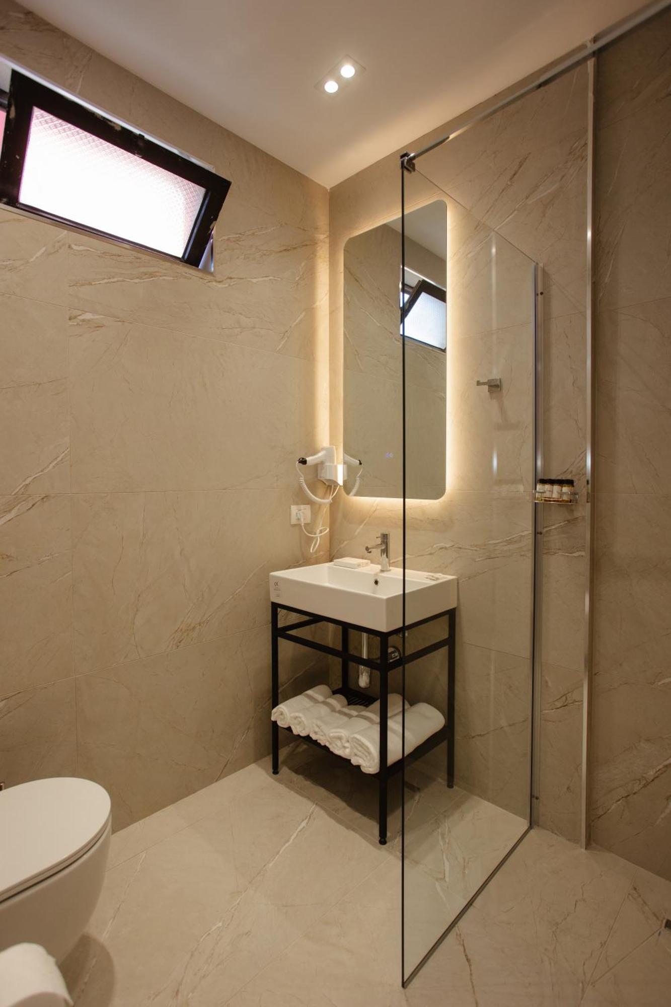 Downtown Hotel Shkodër 외부 사진